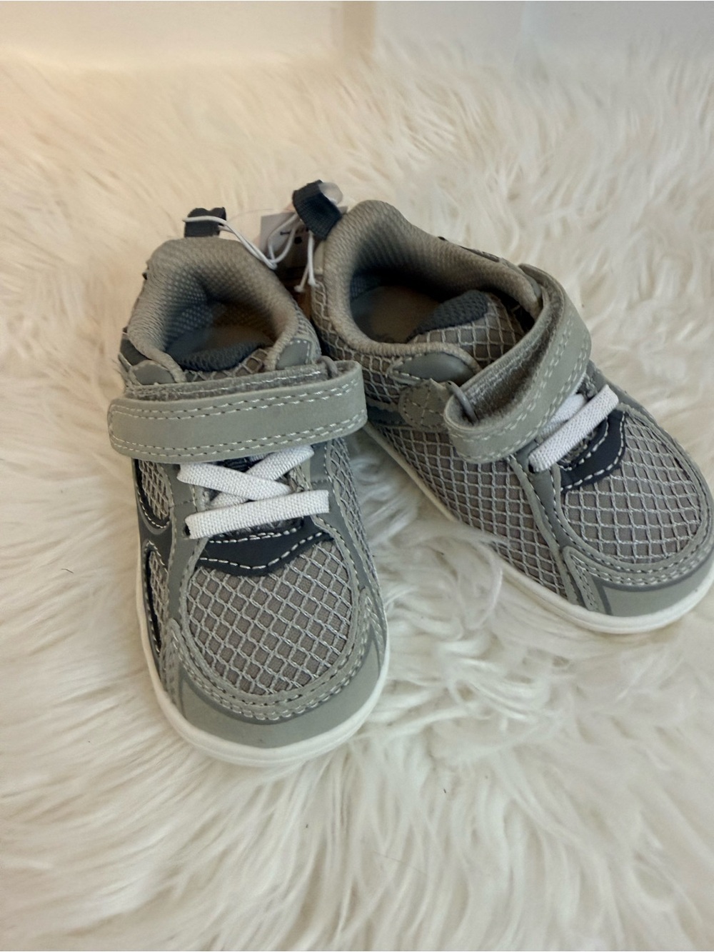 💫4/$25 • Joe Fresh Velcro Sneakers